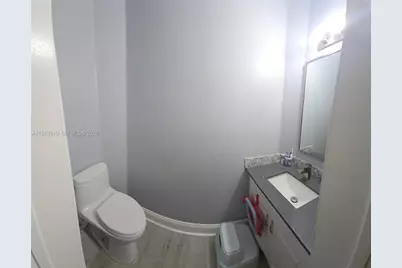 12140 SW 4th St, Pembroke Pines, FL 33025 - Photo 5