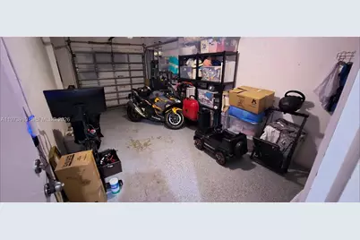 12140 SW 4th St, Pembroke Pines, FL 33025 - Photo 9