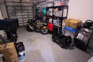 12140 SW 4th St, Pembroke Pines, FL 33025 - Photo 9