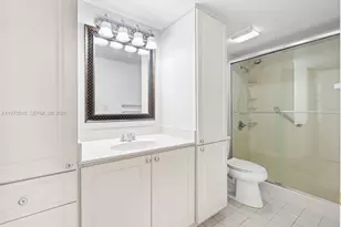 8005 Lake Dr, Doral, FL 33166 - Photo 15