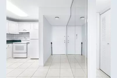 8005 Lake Dr #408, Doral, FL 33166 - Photo 9