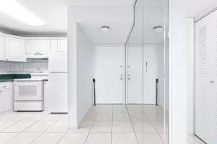 8005 Lake Dr, Doral, FL 33166 - Photo 9