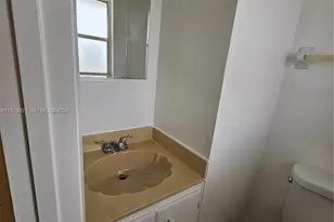 7911 N Colony Cir N, Tamarac, FL 33321 - Photo 13