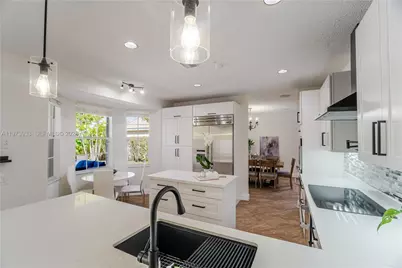 362 Lake Crest Ct, Weston, FL 33326 - Photo 19