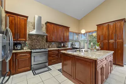 15522 NW 12th Ct, Pembroke Pines, FL 33028 - Photo 7