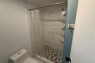 6502 Miami Lakes Dr E, Miami Lakes, FL 33014 - Photo 9