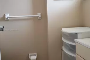 410 SE 2nd St, Hallandale Beach, FL 33009 - Photo 5