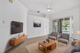 2385 SE 7th Pl, Homestead, FL 33033 - Photo 7