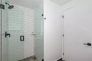 398 NE 5th St, Miami, FL 33132 - Photo 15