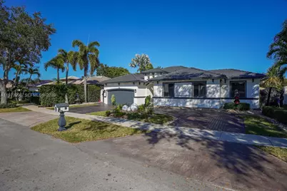 16401 NW 77th Pl, Miami Lakes, FL 33016 - Photo 15