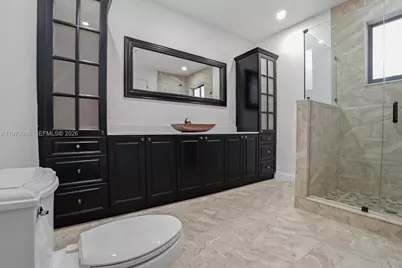 16401 NW 77th Pl, Miami Lakes, FL 33016 - Photo 9