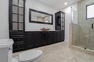 16401 NW 77th Pl, Miami Lakes, FL 33016 - Photo 9