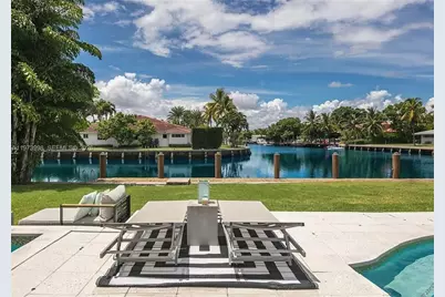 524 Oleander Dr, Hallandale Beach, FL 33009 - Photo 9