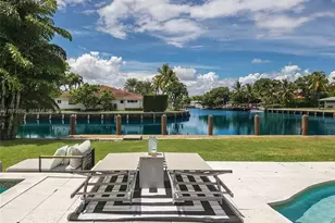 524 Oleander Dr, Hallandale Beach, FL 33009 - Photo 9