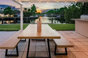 524 Oleander Dr, Hallandale Beach, FL 33009 - Photo 5