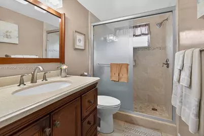 180 NE 12th Ave #15B, Hallandale Beach, FL 33009 - Photo 5