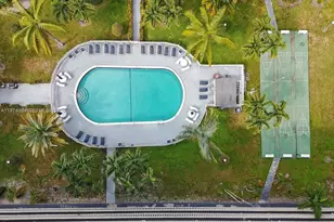 180 NE 12th Ave, Hallandale Beach, FL 33009 - Photo 17