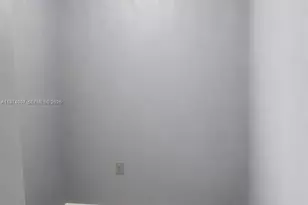 1780 NE 191st St, Miami, FL 33179 - Photo 3
