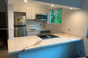 359 Meridian Ave, Miami Beach, FL 33139 - Photo 9