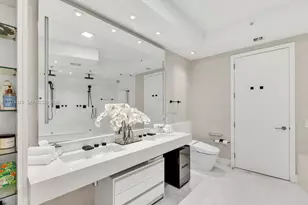 18555 Collins Ave, Sunny Isles Beach, FL 33160 - Photo 25