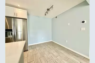 251 W Palm Cir W #302, Pembroke Pines, FL 33025 - Photo 5