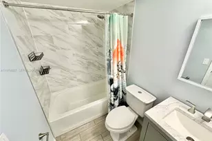 251 W Palm Cir W, Pembroke Pines, FL 33025 - Photo 31