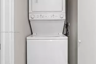 811 S Hollybrook Dr, Pembroke Pines, FL 33025 - Photo 31