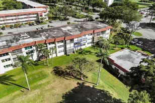 811 S Hollybrook Dr, Pembroke Pines, FL 33025 - Photo 43