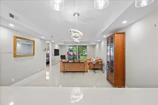 811 S Hollybrook Dr, Pembroke Pines, FL 33025 - Photo 15