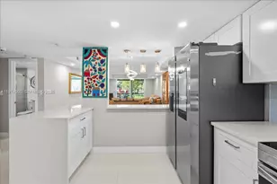 811 S Hollybrook Dr, Pembroke Pines, FL 33025 - Photo 3