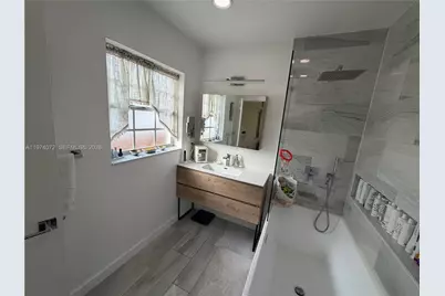 9048 Carlyle Ave, Surfside, FL 33154 - Photo 11