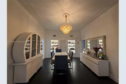 9048 Carlyle Ave, Surfside, FL 33154 - Photo 7