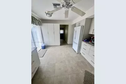 705 SE 25th Ln, Homestead, FL 33033 - Photo 9
