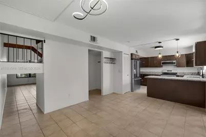 1550 SE Dewberry Ct, Port Saint Lucie, FL 34952 - Photo 3