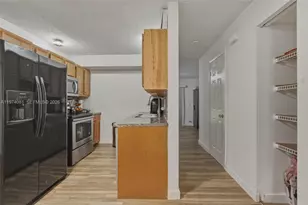 9853 Riverside Dr, Coral Springs, FL 33071 - Photo 7