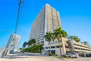 7601 E Treasure Dr, North Bay Village, FL 33141 - Photo 27