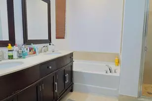 10131 NW 10th St, Miami, FL 33172 - Photo 3