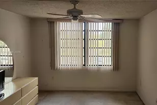 1100 Colony Point Cir, Pembroke Pines, FL 33026 - Photo 11