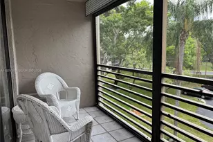 1100 Colony Point Cir, Pembroke Pines, FL 33026 - Photo 17