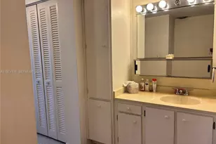 1100 Colony Point Cir, Pembroke Pines, FL 33026 - Photo 15