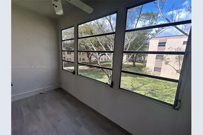 301 Cambridge Rd #211, Hollywood, FL 33024 - Photo 13