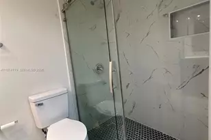 301 Cambridge Rd, Hollywood, FL 33024 - Photo 19