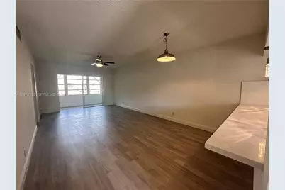 301 Cambridge Rd #211, Hollywood, FL 33024 - Photo 7