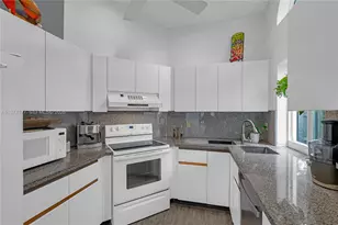 1361 Seagrape Cir, Weston, FL 33326 - Photo 15