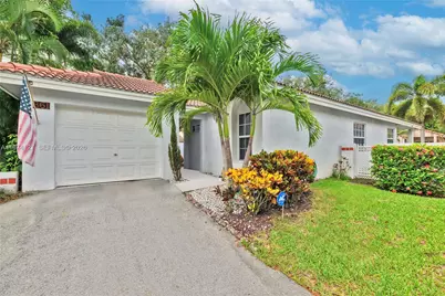 1361 Seagrape Cir, Weston, FL 33326 - Photo 3