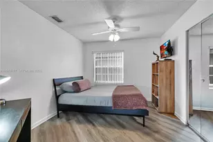 1361 Seagrape Cir, Weston, FL 33326 - Photo 23