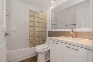 9725 NW 52nd St, Doral, FL 33178 - Photo 41