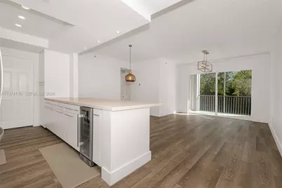 9725 NW 52nd St #213, Doral, FL 33178 - Photo 7