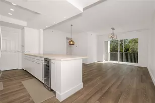 9725 NW 52nd St, Doral, FL 33178 - Photo 7