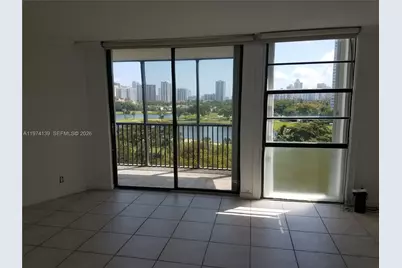 3475 N Country Club Dr #805, Aventura, FL 33180 - Photo 3